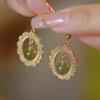 Pintura al óleo Niña natural Jade Hetian verde retro Francés original hecho a mano pintura al óleo aretes de temperamento femenino 2022 Nuevo