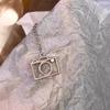 Colar vintage marrom com contas de câmera, design de nicho de luxo leve feminino, corrente de suéter, doce, legal, Spice Girl, corrente de suéter, joias