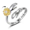 Explosiones Transfronterizas Anillo Giratorio de Girasol Ajustable de Plata con Diamante Simple Estilo Mori Manos Abrazando Anillo para Dedo