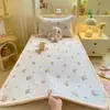 Cobertor de Cama de Lã de Leite de Gaze de Camada Dupla Conjunto de Três Peças Cobertor Usável dos Dois Lados Protetor de Colchão Cama para Dormitório de Estudante