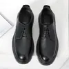 Zapatos de hombre de gran tamaño transfronterizos, zapatos derby de suela gruesa para aumentar la altura, zapatos de cuero formales de negocios para hombre, zapatos de cuero casuales para hombres jóvenes