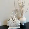 Bolsa de almohada de estilo coreano nueva para el verano 2026 para mujer, nicho, lunares, bolso de hombro único, moderno, simple, elegante, bolso de axila