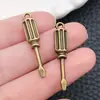 Herramientas Transfronterizas para Joyería y Estilo de Vida: Destornilladores, Llaves Inglesas, Hachas, Colgantes de Aleación, Collares de Bricolaje, Accesorios para Llaveros y Adornos Colgantes