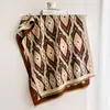 Bufanda Jacquard Geométrica de Contraste de Color Vintage 2026, Calentador de Cuello Cálido Otoño e Invierno para Mujer, Chal Exterior Multifuncional con Borlas Tricolor