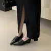 Aumentou 5 cm na primeira temporada de encontros~ Sapatos femininos de bico fino, decotados, estilo europeu e americano, com textura amassada, slip-on para o dia a dia