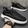 Venda Direta de Comércio Exterior Tênis Brancos Primavera e Outono Sapatos Casuais Masculinos de PU Estilo Coreano Tendência Sapatos Casuais de Couro
