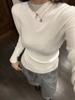 Camiseta de punto de cuello semi alto para mujer en otoño e invierno, prenda interior elegante, nuevo estilo 2025, top súper bonito que estiliza la figura