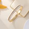 Venta caliente transfronteriza estilo coreano estilo ins acero de titanio pulsera lisa para mujer que no se desvanece nicho de lujo ligero pulsera de diamantes de imitación