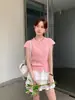 Não há devoluções ou trocasCamiseta feminina slim fit, versátil, com gola pequena, botões de abotoamento simples e mangas raglan, modelo YE095