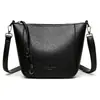 Moda transfronteiriça bolsa feminina de alta qualidade bolsa transversal 2026 novo estilo bolsa balde para trabalho e trajeto bolsa de ombro única simples versátil