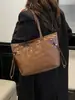 Bolso de Mano Retro Francés de Color Contrastante Mate para Mujer 2025 Nuevo Bolso de Viaje de Alta Gama Bolso con Relieve para Llevar en la Mano o al Hombro