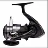 Carrete de Pesca Daiwa 26 New Crossfire Cs Lt Rueda para Lanzamiento de Largo Alcance Taza de Metal para Hilo Señuelo