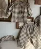 INS Primavera e Outono Conjunto de Roupa Tendência para Bebê Meninas Camisa de Manga Longa Xadrez com Gola de Renda e Calça