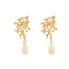 Pendientes de Perla de Imitación con Forma de Gota de Coral Retro Estilo Lujo Ligero Europeo y Americano con Textura Irregular y Colgantes de Oreja de Coral Dorado