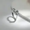 Anillo de mariposa con circonita de estilo europeo y americano nuevo, moderno, elegante, de lujo ligero, diseño de nicho, sensación de alta gama, anillo abierto ajustable