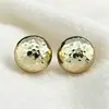 Un Par de Pendientes Redondos de Metal de Moda con Textura Martillada, de Diseño Simple Europeo y Americano, Adecuados para el Uso Diario de Mujeres
