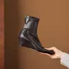 Botas hechas a mano ~ tacón cuadrado de 5 cm, punta cuadrada, botas elásticas ajustadas para mujer, otoño e invierno 2026, botines de tacón de cuña con cremallera trasera