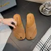 Medias pantuflas cerradas estilo Birkenstock de suela plana para mujer, ropa de exterior de verano 2026, estilo nuevo, muy bonitas, no cansan los pies, sandalias para calzar sin esfuerzo