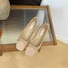 Novos Sapatos Baixos com Laço para Mulheres 2025 com Altura Aumentada na Primavera, Sapatos Baixos de Bico Quadrado em Couro Envernizado, Sapatos de Calçar