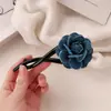 Grampo Torcido de Rosa em Jeans Azul para Mulheres, Prendedor de Cabelo de Alta Qualidade, Presilha de Cabelo Flor, Doce e Cool, Acessório para Cabelo na Parte de Trás da Cabeça
