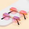Gafas de sol sin marco, recién llegadas en 2021, de estilo europeo y americano, con diseño de vanguardia poligonal, color marino, para fotografía urbana.