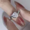 Nuevos Anillos Más Vendidos para Mujer del Fabricante Cao Shi, Accesorios de Diseño Irregular de Nicho, Estilo de Alta Gama para Propuesta de Boda