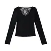 Camiseta Feminina Purely Sexy com Patchwork de Renda Costas Abertas Manga Longa, Top Base Elegante e Versátil de Corte Justo para Primavera