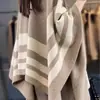 Nuevo Chal Cardigan Exterior de Viaje Estilo Retro Maillard Combinación de Colores Contrastantes Estilo Occidental de Punto Cálido