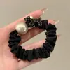 Modelo Nuevo 2025 Scrunchie de Satén Elegante Estilo Coreano para el Cabello para Mujeres, Accesorio de Moda Versátil