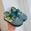 Sapatos Infantis Minimalistas 2026 Verão Novos Respiráveis para Meninas Estilo Coreano Moda Cor Color Block Boca Rasa Malha Sapatos Casuais