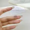 E2473 Brincos de Prata S999 para Orelha Inteira para Dormir, Não Precisa Remover, Estilo Pequena Flor de Ameixa, Studs Elegantes e Ultra Brilhantes para Orelha Óssea para Mulheres