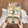 Zuecos de Dibujos Animados con Estampado de Leopardo para Mujer, Nuevas Sandalias Perezosas Antideslizantes de Playa para Verano, Zapatillas Medias de Doble Uso con Punta Cerrada