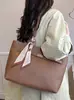 Yueziz Transfronterizo 2026 Nuevo Bolso de Mujer Otoño Europeo y Americano Bolso Tote de Gran Capacidad Bolso de Mano de Moda Retro para Viajes Diarios Bolso de Hombro