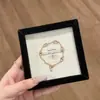 Pulsera Retro Francesa de Estrella de Cinco Puntas con Perlas Exquisito Temperamento Elegante Versátil Pulsera Lujo Ligero Sensación de Gama Alta Joyería de Mano para Mujeres