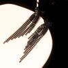 Pendientes largos con borlas y diamantes de imitación negros de lujo, de suministro transfronterizo europeo y americano, elegantes y a la moda, para mujer