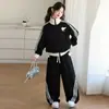 Conjunto de Ropa para Niñas Otoño 2026 Estilo Nuevo Ropa Deportiva Súper Elegante para Niñas Mayores Principios de Otoño Chaqueta con Cremallera Conjunto de Dos Piezas