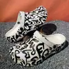 Calzado de Verano para Exteriores Transfronterizo, Zapatos con Estampado de Letras para Playa, Sandalias de Punta Cerrada, Sandalias Huecas de Suela Suave para Hombre, Zuecos de Verano