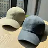 Boné de beisebol macio com aba curva, estilo americano, desgastado, lavado e desbotado, emagrecedor e rejuvenescedor, moderno, bordado, versátil, para mulheres no outono e inverno