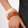 Pulsera Asimétrica Redonda Geométrica de Resina Retro Estilo Europeo y Americano Simple Nicho Elegante Joyería de Mano de Gama Alta para Mujeres
