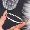 Pulsera de acero inoxidable 304 que no se decolora, superventas transfronterizo, moderna y versátil, pulsera para mujer incrustada de diamantes, oro de 18k al vacío
