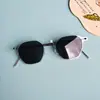 Verano Nuevo Al por Mayor Gafas de Sol de Alta Gama para Hombre Gafas Retro de Lujo Ligero Protección Solar para Mujer Gafas de Sol Polarizadas Hombre Transfronterizo