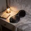 Fábrica de Yiwu juguetes sexuales máscara de venda para adultos con clavos gafas de cuero para tapar los ojos accesorios SM para afinar la pasión