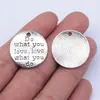 24X24Mm 3g Pendurado Banhado Placa de Nome em Inglês Faça o Que Você Ama, Ame o Que Você Faz Pendurado