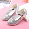 Zapatos de Princesa para Niñas Primavera y Otoño Cristal Plateado Zapatos para Caminar Infantiles Zapatos de Cuero de Tacón Alto Zapatos de Vestir para Actuaciones Escénicas de Niñas