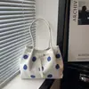 Bolsa Grande de Bolinhas Criativa Fresca Simples Feminina 2026 Casual Nova Estilosa Tendência Textura Sob o Braço Portátil de Ombro