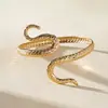 Pulsera circular abierta trenzada metálica plisada transfronteriza europea y americana con un ambiente vintage, de lujo ligero y sensación de alta gama