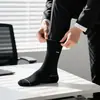 Meias Masculinas Algodão Cor Pura Antibacterianas e Desodorantes Meias de Cano Médio Primavera e Outono Meias Masculinas Grossas Outono e Inverno Algodão Preto Meias Sociais Atacado
