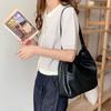 Bolso bandolera de alta gama para mujer 2025 Nuevo estilo coreano moderno simple versátil casual para ir al trabajo, bolso de mensajero por lotes