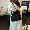 Bolsa de Axila de Alta Capacidade para Mulheres 2025 Inverno Novo Estilo Coreano Versátil Fosca para Comutar Bolsa de Ombro Tote