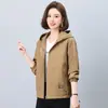 Chaqueta corta casual con capucha para mujer, nuevo estilo primavera/otoño 2026, petite y elegante, rejuvenecedora, top chaqueta para madres de mediana edad y mayores